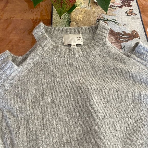 Lulu’s Cold Shoulder Sweater - Picture 2 of 4